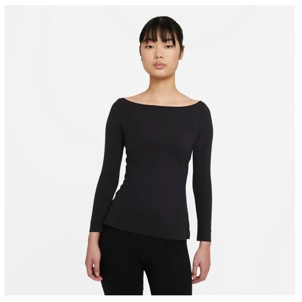 Nike Yoga Long-Sleeve Top  size medium nwt new with tags stretch sheath fitted